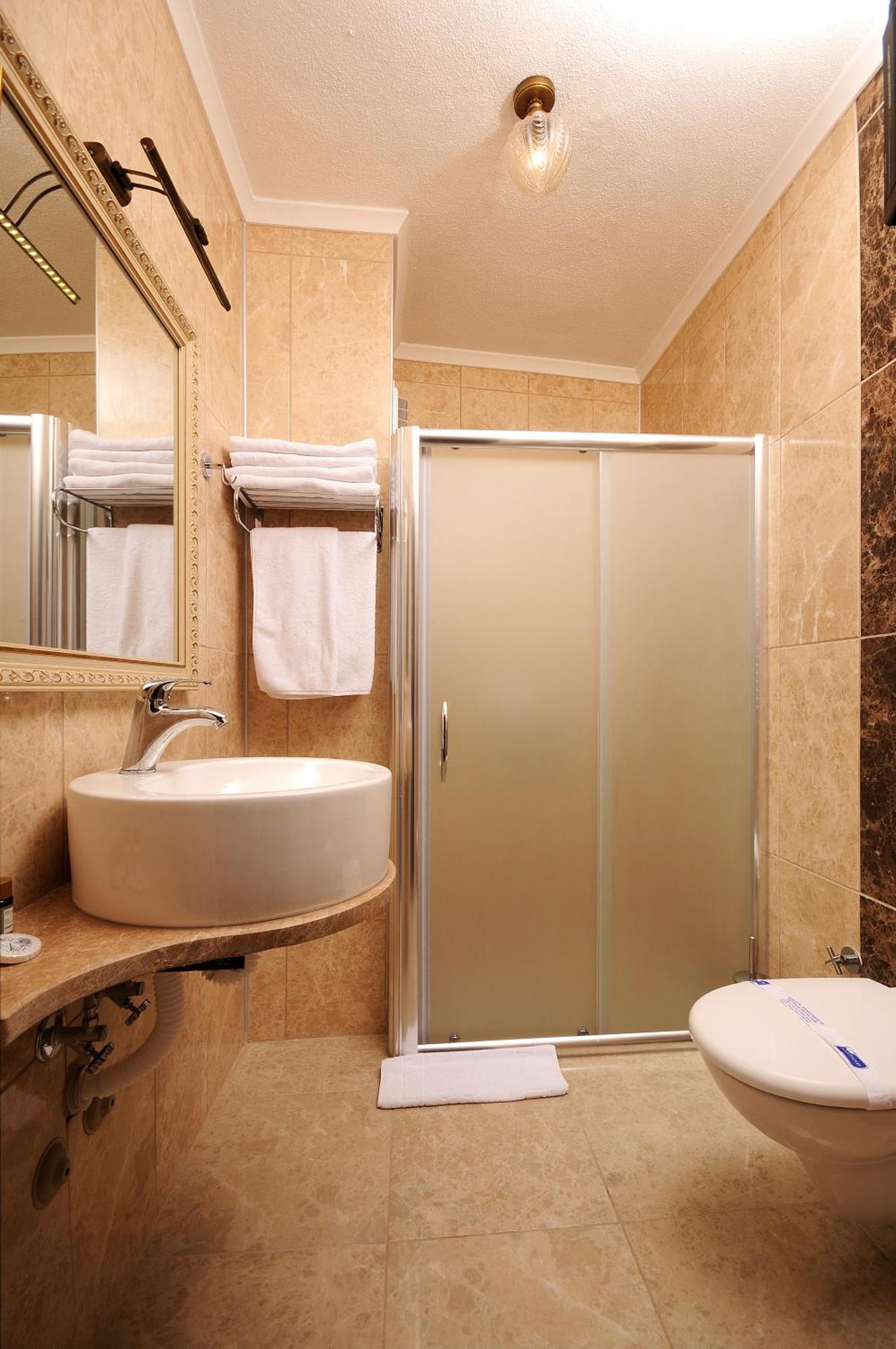 Edahan Hotel Biga Ruang foto